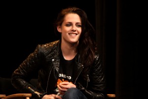 Kristen Stewart - Imagenes/Videos de Paparazzi / Estudio/ Eventos etc. - Página 22 6aec29181046826