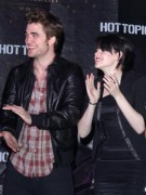 Robsten - Imagenes/Videos de Paparazzi / Estudio/ Eventos etc. - Página 7 B324e7183979202