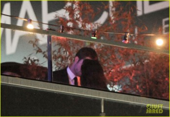 Robsten - Imagenes/Videos de Paparazzi / Estudio/ Eventos etc. - Página 7 7bbd4f191872232