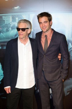 31 Mayo - Fotos de Robert en el Screening de Cosmopolis en Paris!!! * Editado * E6270f193100350