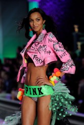 The 2011 Victoria's Secret Fashion Show (November 9th, 2011) 24352d158469906