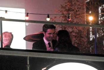 Robsten - Imagenes/Videos de Paparazzi / Estudio/ Eventos etc. - Página 7 2cba46191907959