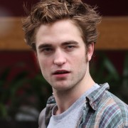 26 Junio-Para Recordar: Robert Pattinson en el Set de Remember Me (Junio 2009) E3a159138099679