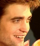 21 Agosto-Nuevo/Antiguo video de Robert Pattinson en Barcelona (Premiere y Photocall de WFE) 9ceeeb146028600