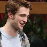 26 Junio-Para Recordar: Robert Pattinson en el Set de Remember Me (Junio 2009) 1d3fa1138099729