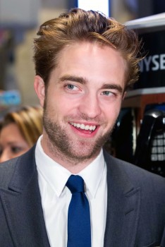 Robert Pattinson 48a5e9205967419