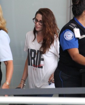 Kristen Stewart - Imagenes/Videos de Paparazzi / Estudio/ Eventos etc. - Página 27 Ed3a6a209369190