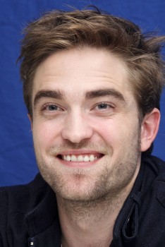 Breaking Dawn Press Conf. portraits Fc911e158704171