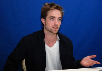 Breaking Dawn Press Conf. portraits E45830158263751