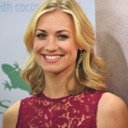 Yvonne Strahovski: SoBe Lifewater 7146cc169075163