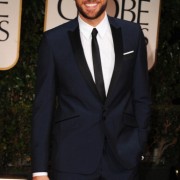 Zac (& Yvonne) en los Golden Globes 2012 E79750169984003