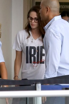 Kristen Stewart - Imagenes/Videos de Paparazzi / Estudio/ Eventos etc. - Página 27 83909a209367219