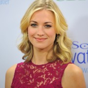 Yvonne Strahovski: SoBe Lifewater 07fddd169075231