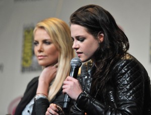 Más Nuevas Fotos de Kristen Stewart en el Panel de SWATH en Wondercon 20e973180457851