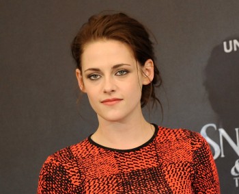 Kristen Stewart - Imagenes/Videos de Paparazzi / Estudio/ Eventos etc. - Página 23 C0d52f190582460