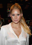 Anna Kournikova Rings The NYSE Opening Bell 1df05330842705