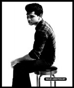 New Taylor Lautner Instyle Magazine Outtakes! 6e303590935428