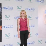 Yvonne Strahovski: SoBe Lifewater Ec8bf2169074635