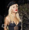  Rihanna quitte le club "Greystone" à Los Angeles. D3a0ec173465644