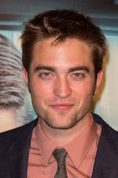 31 Mayo - Fotos de Robert en el Screening de Cosmopolis en Paris!!! * Editado * 740c2f193100231