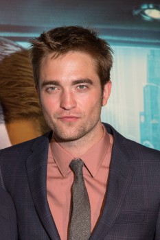 31 Mayo - Fotos de Robert en el Screening de Cosmopolis en Paris!!! * Editado * Cbd945193100357