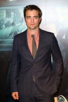 31 Mayo - Fotos de Robert en el Screening de Cosmopolis en Paris!!! * Editado * 37efe7193100408