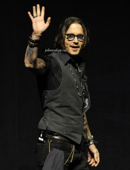 Johnny au CinemaCon  C7b9e1186823004