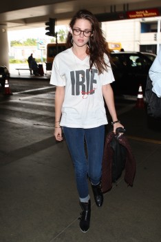 Kristen Stewart - Imagenes/Videos de Paparazzi / Estudio/ Eventos etc. - Página 27 D1d4c9209363247