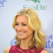 Yvonne Strahovski: SoBe Lifewater 77ebcc169075081