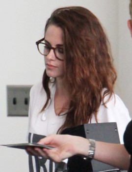 Kristen Stewart - Imagenes/Videos de Paparazzi / Estudio/ Eventos etc. - Página 27 169aac209369469