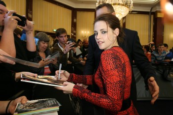 Kristen Stewart - Imagenes/Videos de Paparazzi / Estudio/ Eventos etc. - Página 23 1c5c47190566445