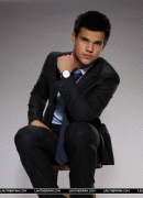 Outtakes from Taylor Lautner's 'SNL' photoshoot 71861579353885