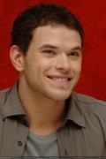 New Kellan Lutz portraits from 'Eclipse' press conference [HQ, tagged] 7f5a6c91111800