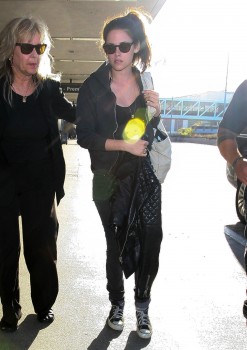 Kristen Stewart - Imagenes/Videos de Paparazzi / Estudio/ Eventos etc. - Página 24 2c7b29191515989