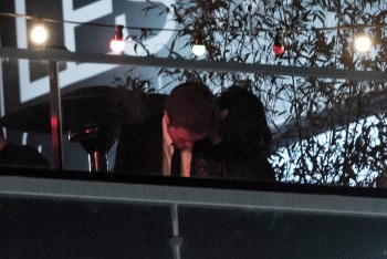 29 Junio - Nuevas fotos de Robert y Kristen en el After Party de OTR en Cannes!!! D0ec4e199085301