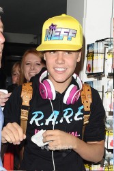 [Avril 2012] Justin arrivant à Londres 9d62ca186715721