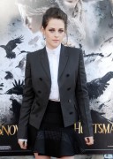 Kristen Stewart - Imagenes/Videos de Paparazzi / Estudio/ Eventos etc. - Página 24 C4000b192931799