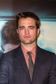 31 Mayo - Fotos de Robert en el Screening de Cosmopolis en Paris!!! * Editado * Bdcb51193100493