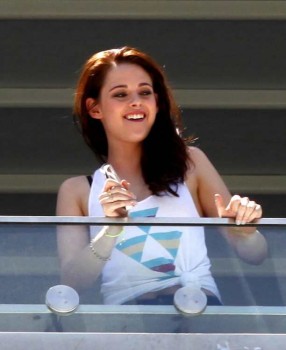 Kristen Stewart - Imagenes/Videos de Paparazzi / Estudio/ Eventos etc. - Página 24 9f27c3191423015