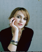 Keira Knightley 79018f17317760