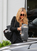 Amanda Bynes - in Jeans..... - Beverly Hills candids - 11 giu 09 9fc70139034670