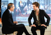 Robert Pattinson - Page 7 4a669f57499374