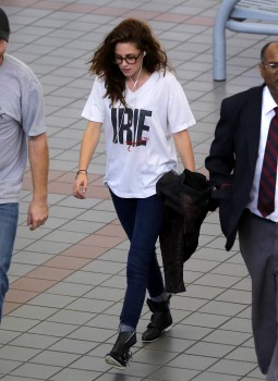 Kristen Stewart - Imagenes/Videos de Paparazzi / Estudio/ Eventos etc. - Página 27 6eb81a209369117