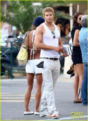 Kellan Lutz - Imagenes/Videos de Paparazzi / Estudio/ Eventos etc. - Página 22 5c1b22203640687