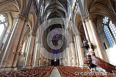 Interior da Catedral Catedral-de-notre-dame-reims-france-12496199