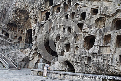 grutas de Longmen  China-luoyang-grutas-de-longmen-8543538