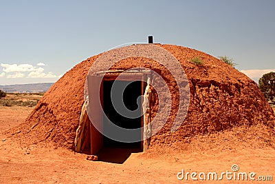 LEAKED FLAMING DINNERS HOUSE Indian-hut-monument-valley-1760701