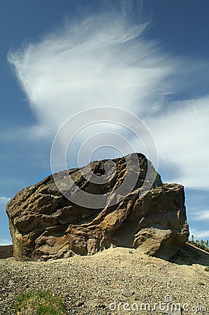 POEMAS SIDERALES ( Sol, Luna, Estrellas, Tierra, Naturaleza, Galaxias...) - Página 25 Nube-en-piedra-1271564