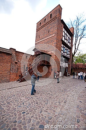 RECORDANDO POLONIA - Página 2 Torun-polonia-la-torre-inclinada-19426969