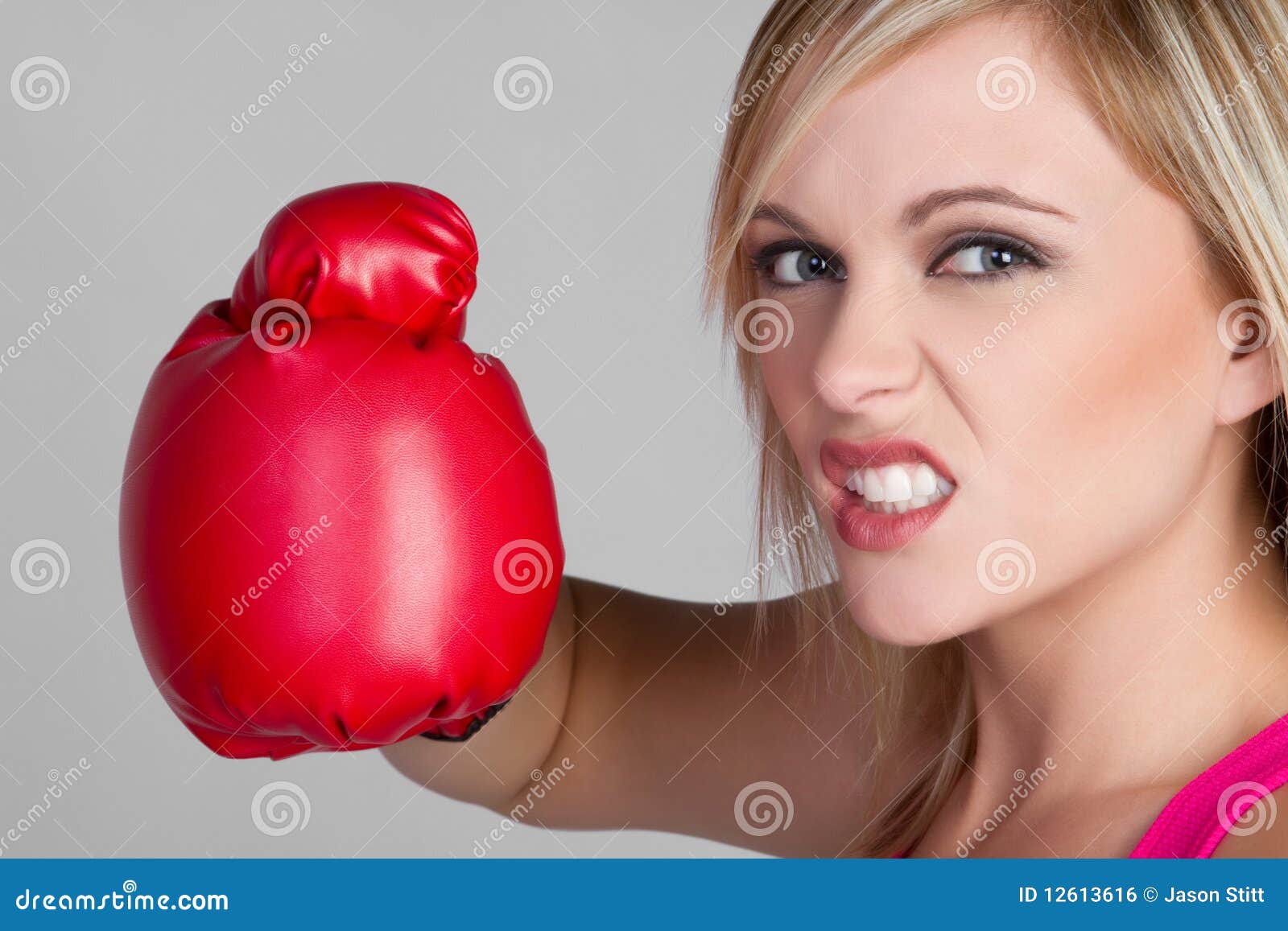 உதவி.. உதவி வேண்டும். - ஆதிரா - Page 2 Angry-female-boxer-12613616